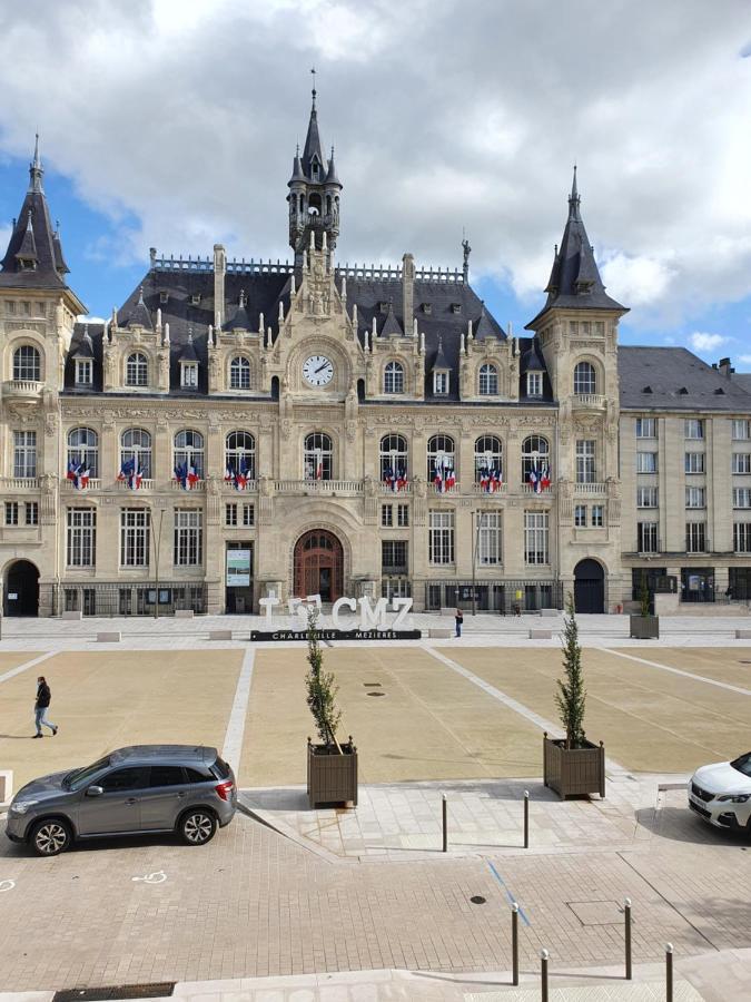 Studio De L'Hotel De Ville Charleville-Mézières Eksteriør billede